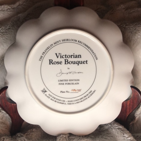 Franklin Mint Accents Victorian Rose Bouquet Plate Franklin Mint